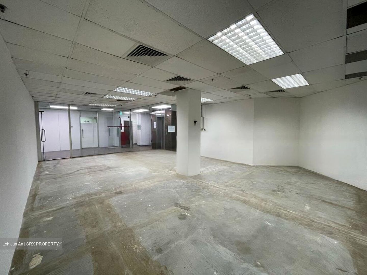 North Bridge Centre (D7), Office #472814171
